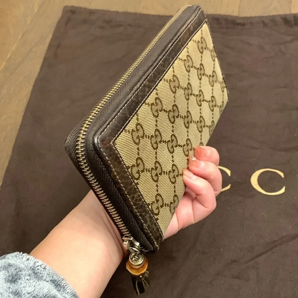 Authentic Gucci leather trim GG monogram bamboo tassel long wallet - Picture 2 of 7